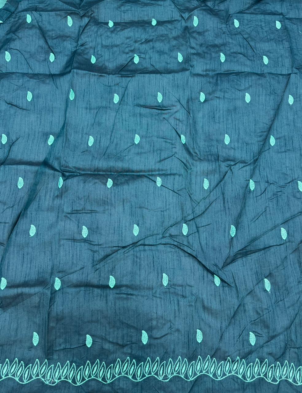 Elegant Crunchy Chiffon Saree with Designer Embroidery Border